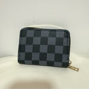 Checkered Black and Gray Card Case Wallet